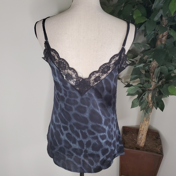 New! Navy V Neck Lace Cami - Picture 7 of 7